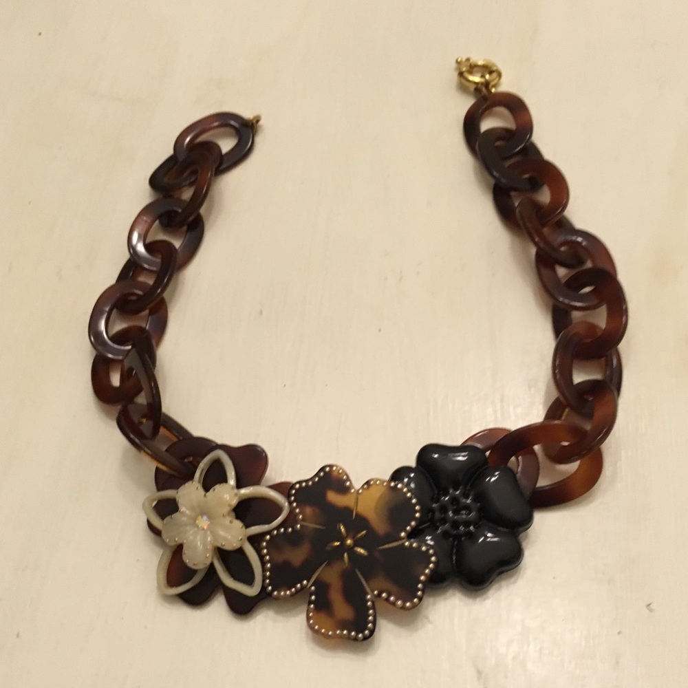 Faux Tortoise Shell Link Necklace w/Floral Pendant